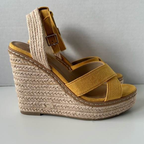 Soda Wedge Platform - Golden Yellow - Sz 7 - Picture 8 of 15